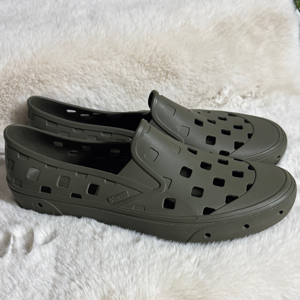 Vans Men's Green Cut-Out Slip-On Loafers
